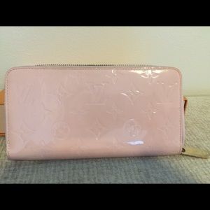 Louis Vuitton Rose Ballerine Zippy Wallet